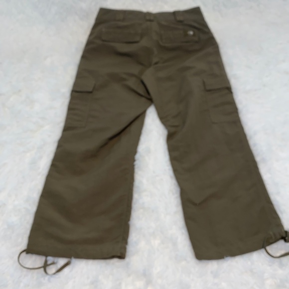 New Condition The North Face Capri in Army Green - Picture 2 of 8